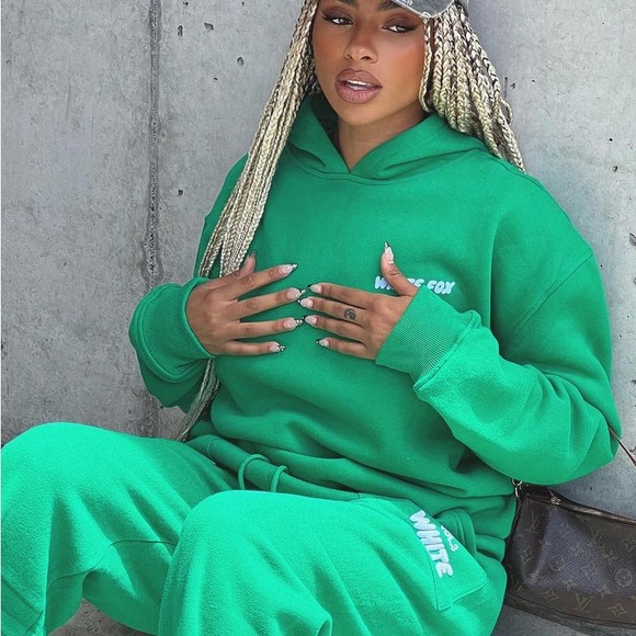 White Fox Offstage Hoodie Amazon $69.99 Retail - Picture 5 of 16